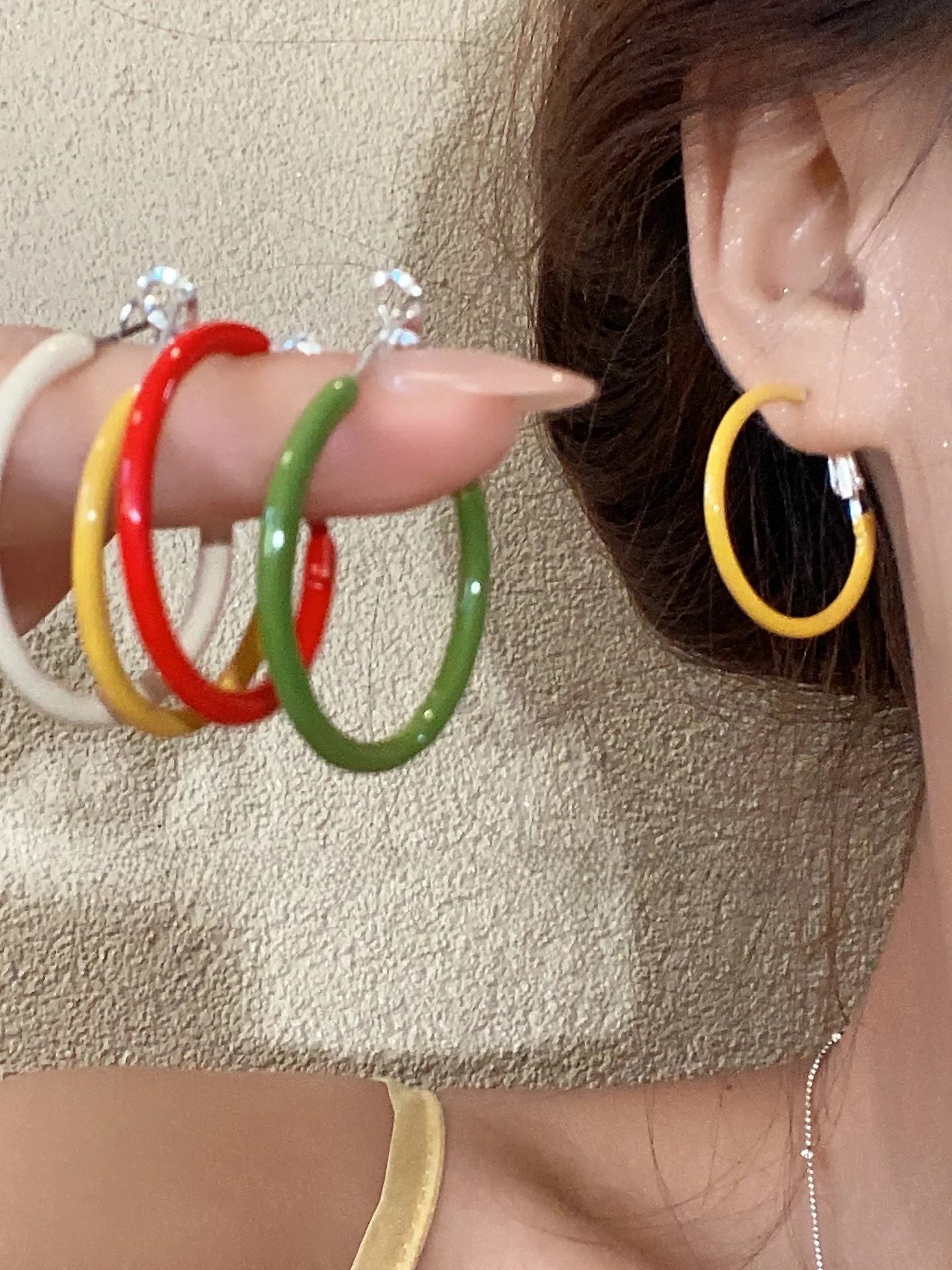 brincos-femininos-elegantes-e-simples-com-design-de-gota-sensacao-de-luxo-minimalistas-argolas-pinos-e-ear-cuffs-joias-de-moda