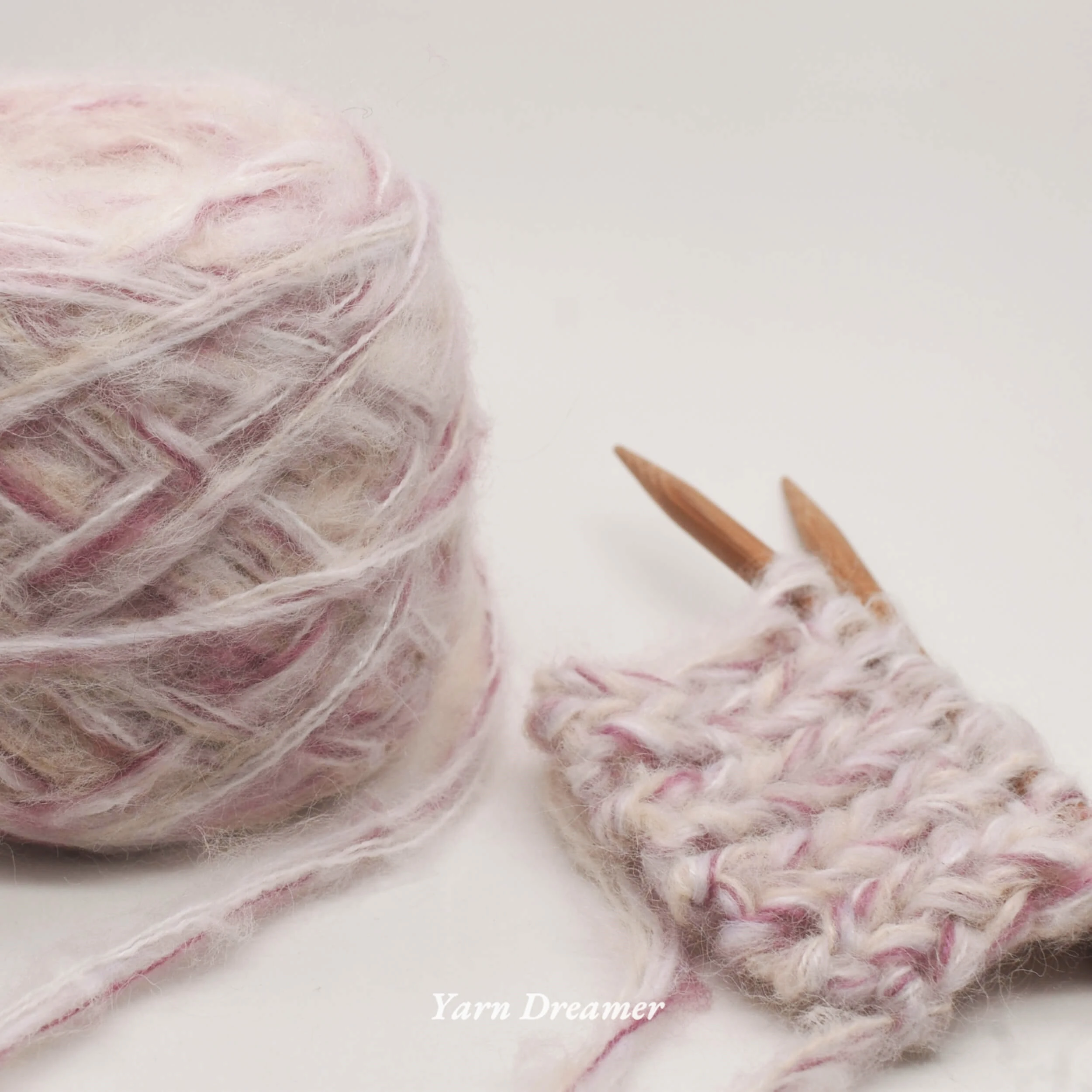 

Thick Knitting Yarn Chunky Fluffy Yarn for Crochet Wool Blend Acrylic Soft Light Purple Puffy Knitting Yarns