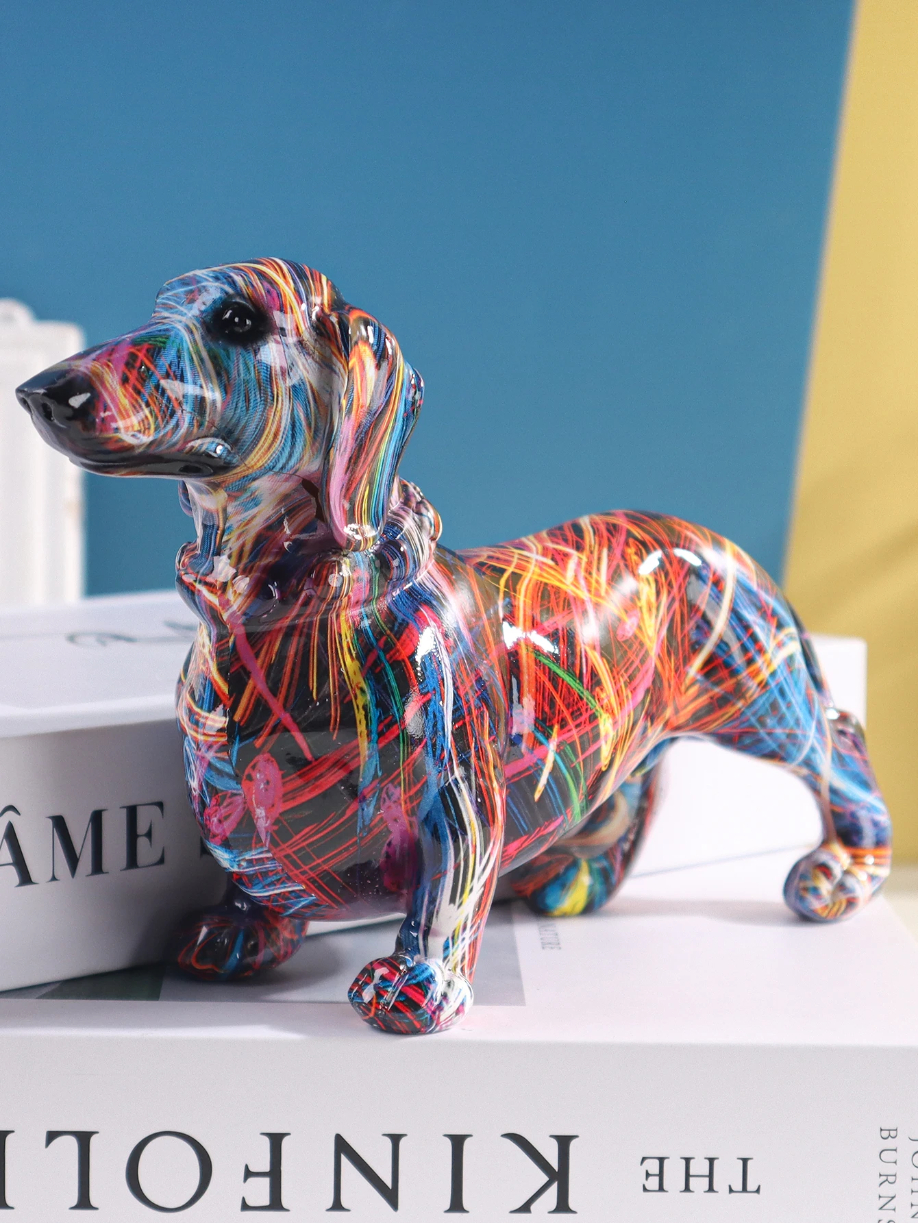 Creative Resin Animal Sculpture Miniature Dachshund Home Decor Figurine for Bedroom, Living Room, Study, Entryway, and Foyer
