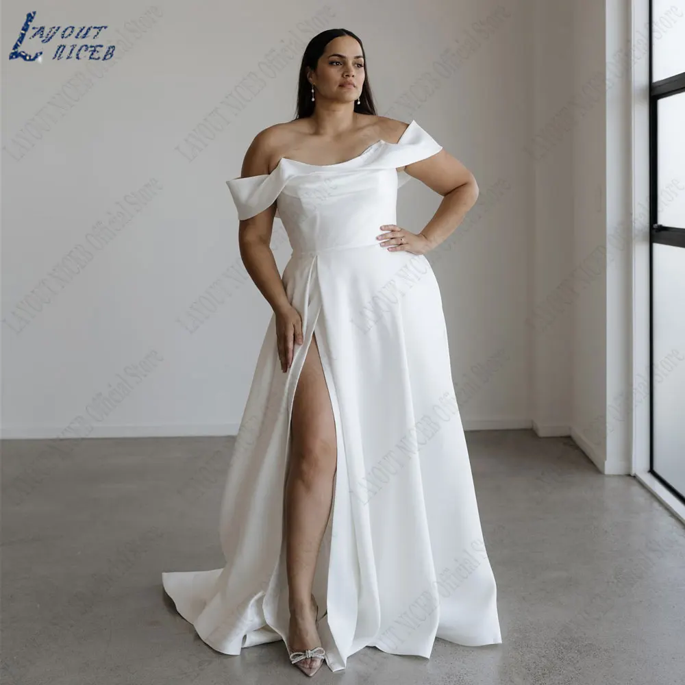 

LAYOUT NICEB Satin Plus Size Bride Gowns Off Shoulder Backless Wedding Dress Back Beading Side Slit robes de mariée Custom Made