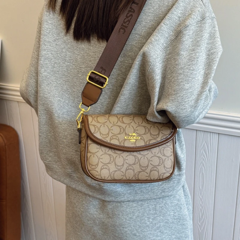 

​​Essential Volume Female Bag Handbag Medium Roomy Companion Core Space For Non-Negotiable Items​​