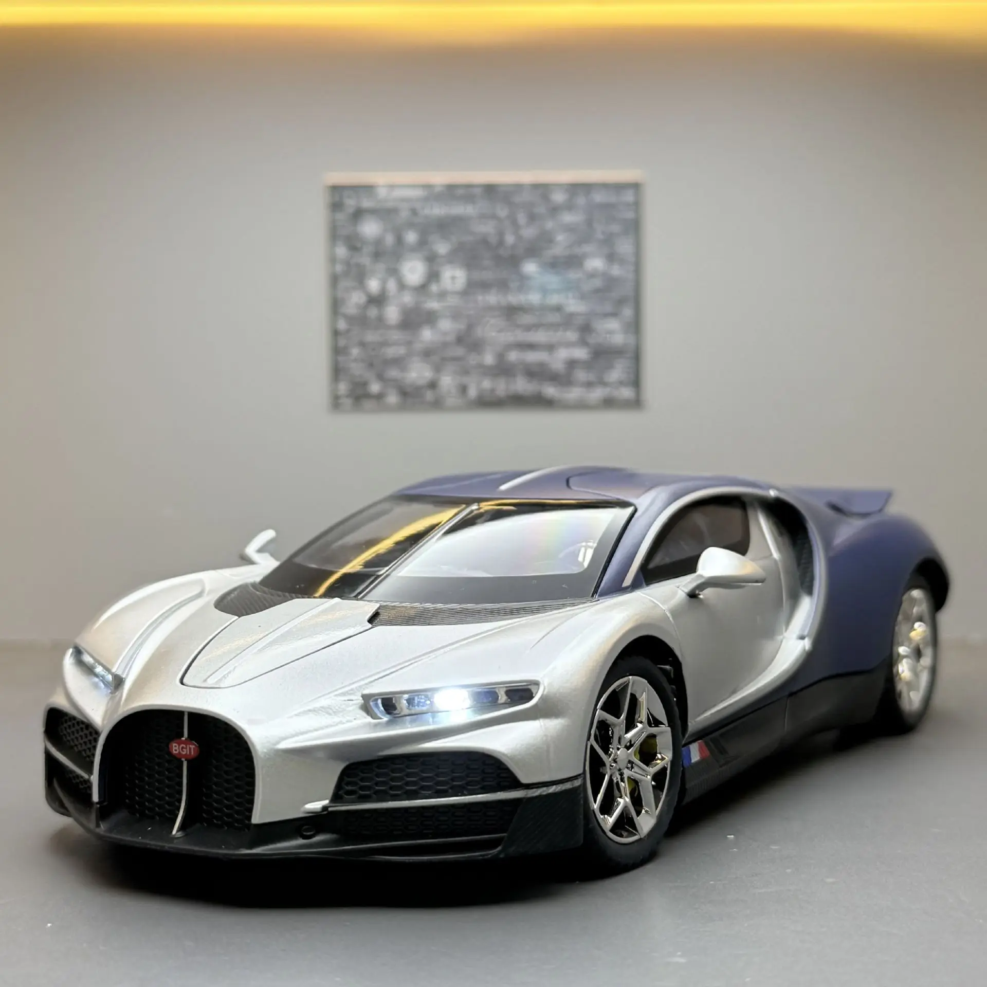 CHEZH I1:24 투르비용 스포츠카 사운드 및 라이트 풀백 어린이 장난감 다이캐스트 합금 자동차 모델 수집품