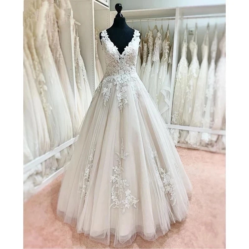 

ANGELSBRIDEP V-Neck Tulle Wedding Dress Backless Zipper Robe de mariee Charming Appliaque Court Train Formal Bride Wedding Gowns