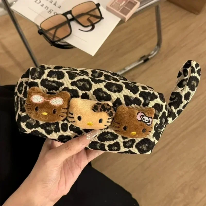 

Hello Kitty Storage Bag Peripheral Cute Leopard Print High-capacity Handbag Portable Travel Cartoon Fashion Cosmetic Bag