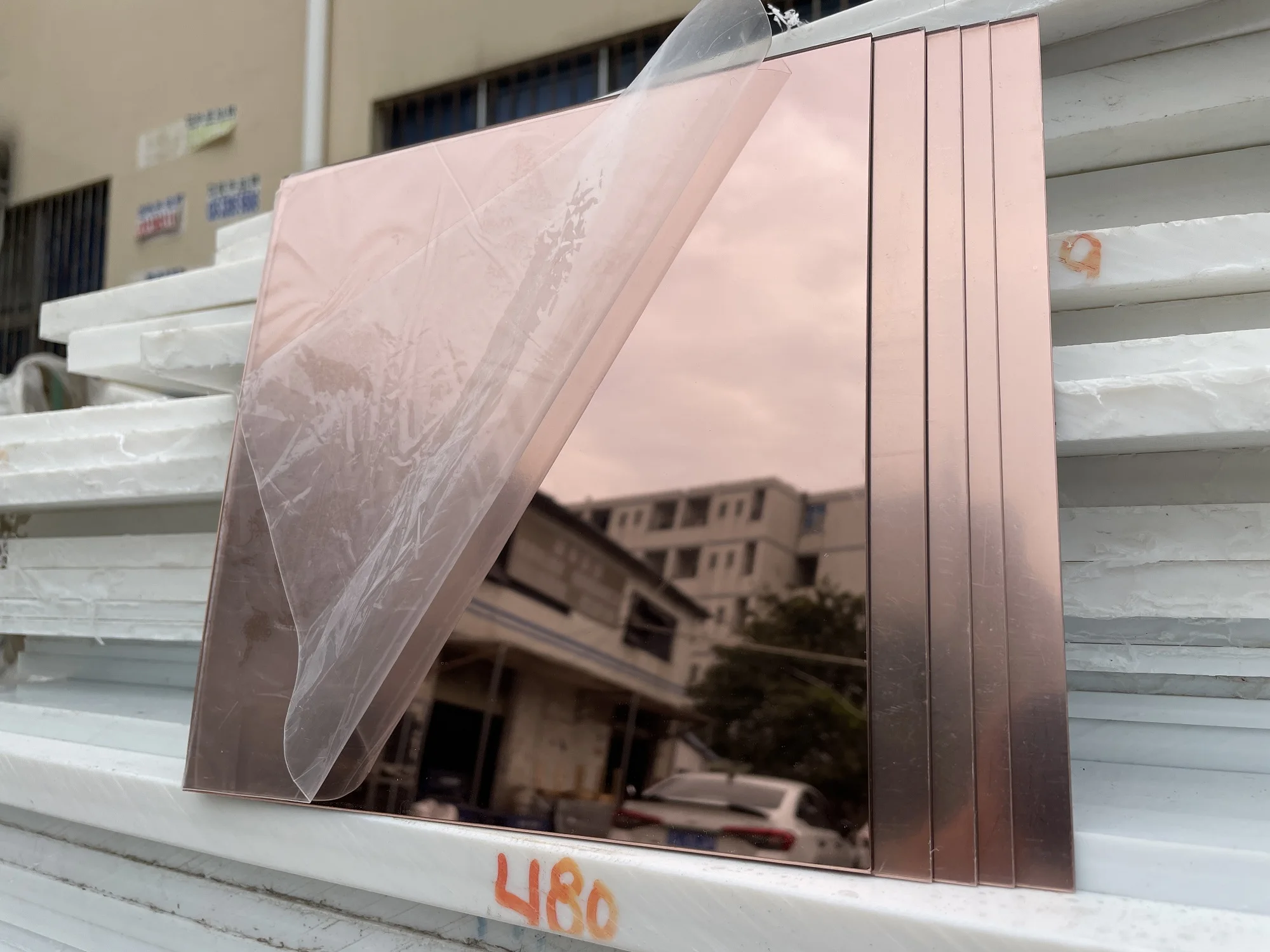 200*200*1.6 مللي متر مربع ارتفع الذهب الاكريليك مرآة ورقة غير ضارة ل قاعدة أكواب الزفاف عرض صور الدعائم جدار المنزل لتقوم بها بنفسك ديكور المجلس