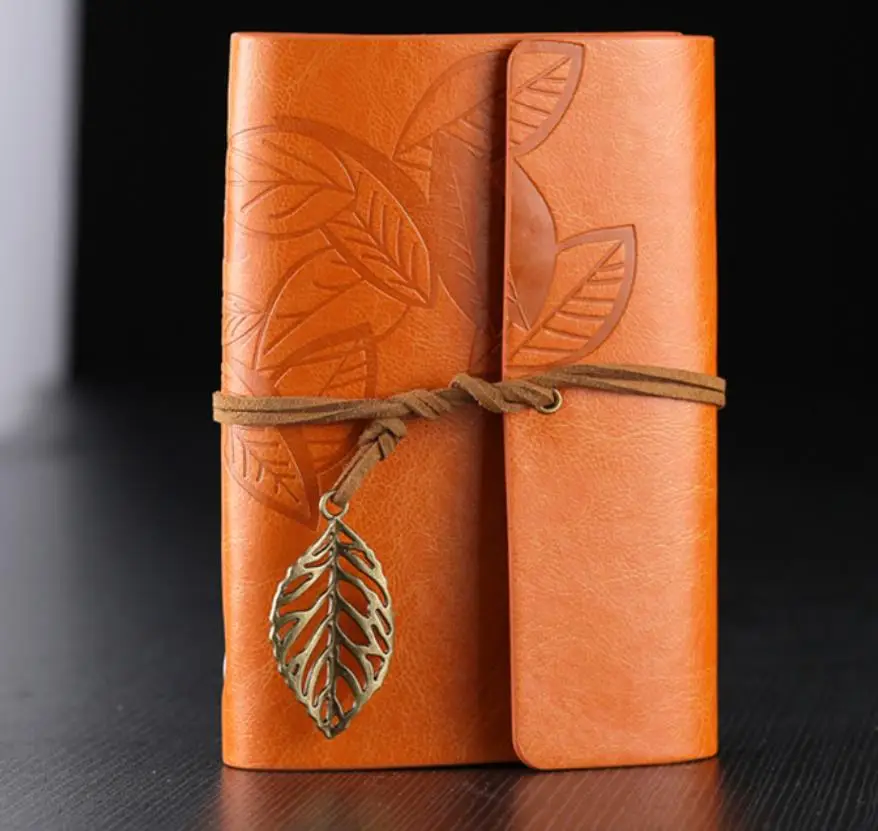 Caderno retro pequeno do diário da folha da capa de couro do plutônio (7 cores escolhem)