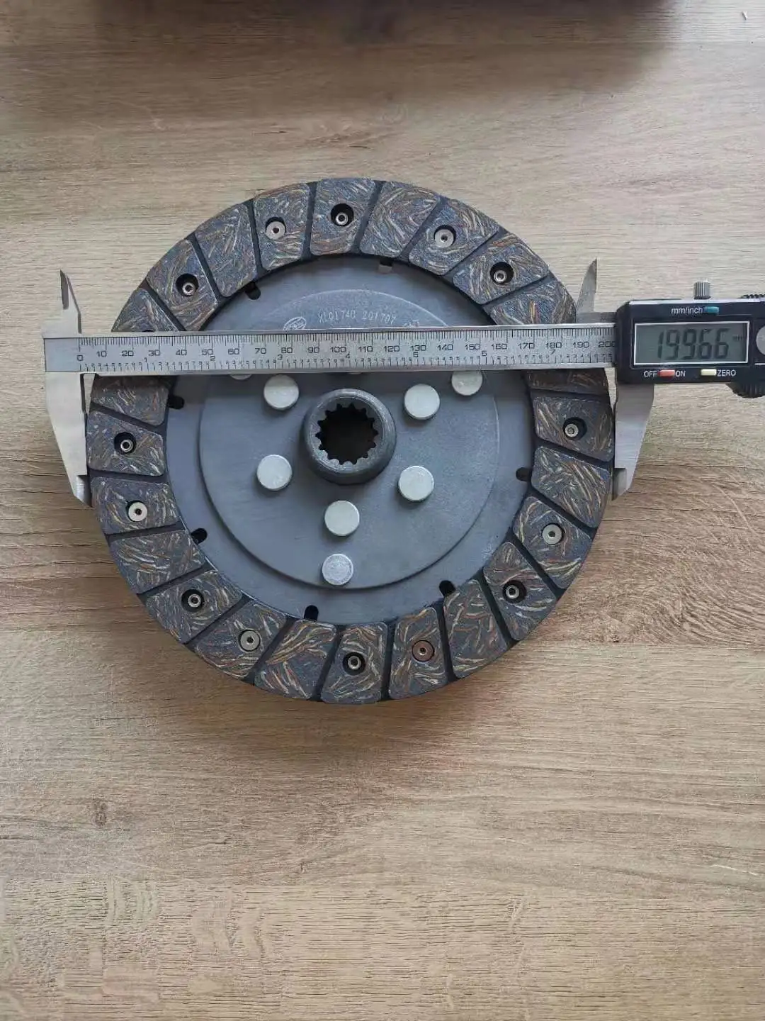 Sigle stage clutch 8 inch type with driven disc for Dongfeng DF200 / DF204 / DF250 / DF254 tractor