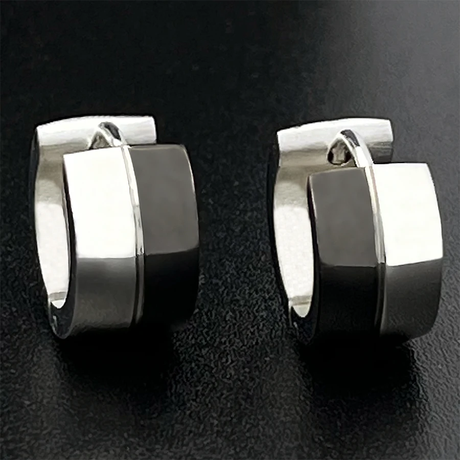 New Fashion Elegant Stainless Steel Earrings Ladies Gong Qi Jun Howling Moving Castle Earrings Black and White Christmas Gifts