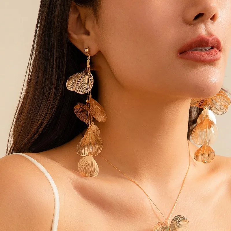 Fashion Niche Gold Ginkgo Leaf Tassel Earrings Necklace Women\'s High-end Light Luxury Feeling Collar Chain Girls Party Jewelry