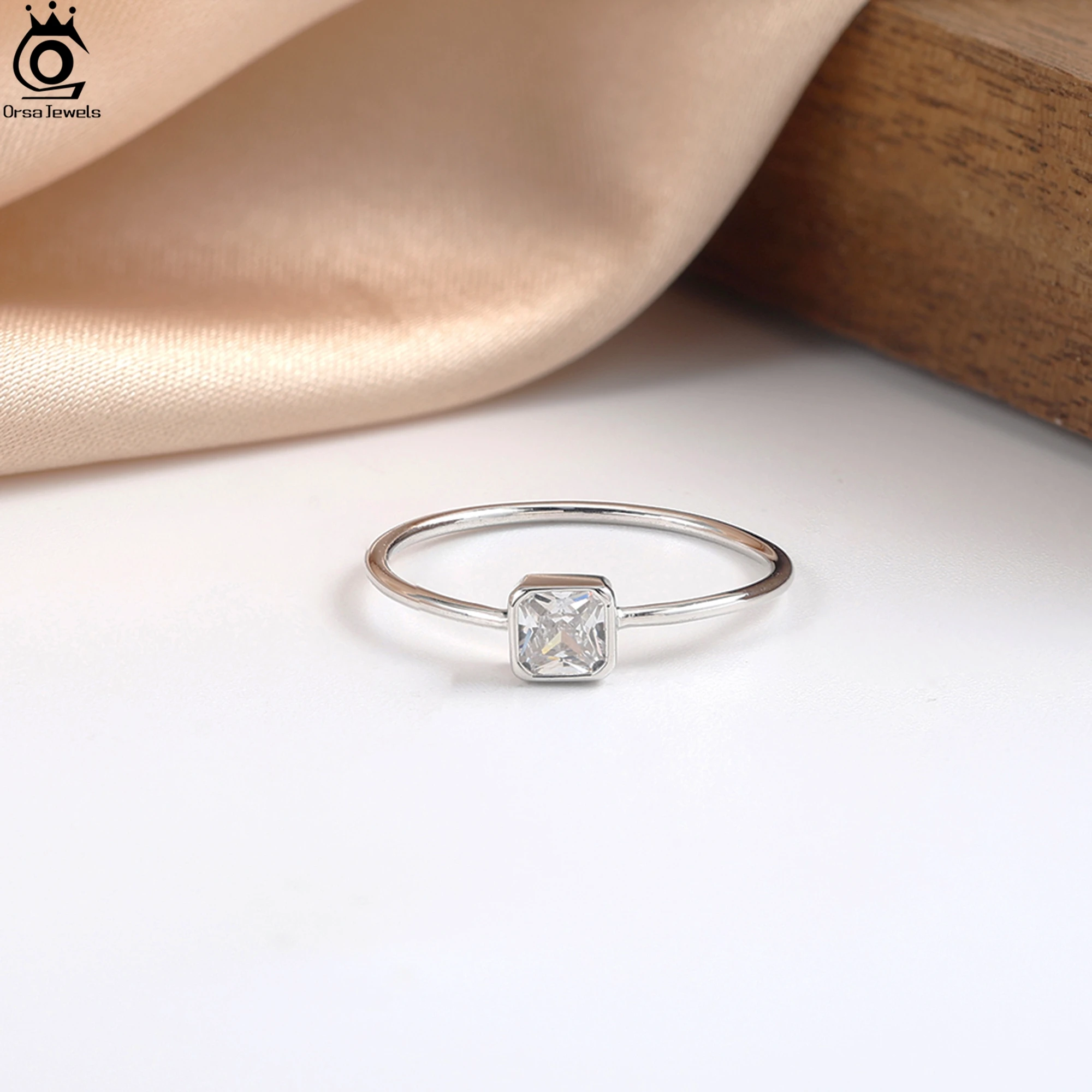 

ORSA JEWELS 14K Gold Eternity Ring With AAAA Sprakling Square Zirconia Ornament Bazel Setting Size 5/6/7/8 Casual Wearing APR36