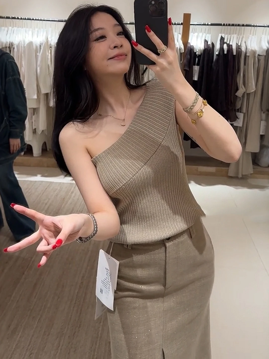 

Retro Spicy Girl Coffee Shoulder Knitted Top Women Summer Irregular Slim Sleeveless Sweater Elegantly Shoulder Shirt