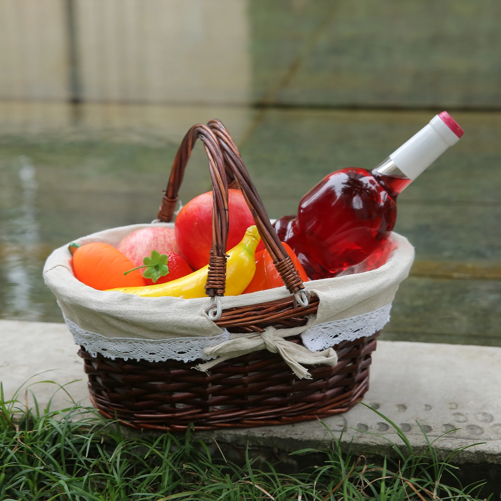 ZK30 Wicker Picnic Basket Willow Woven Hand Basket Rustic Picnic Activities Handle Basket
