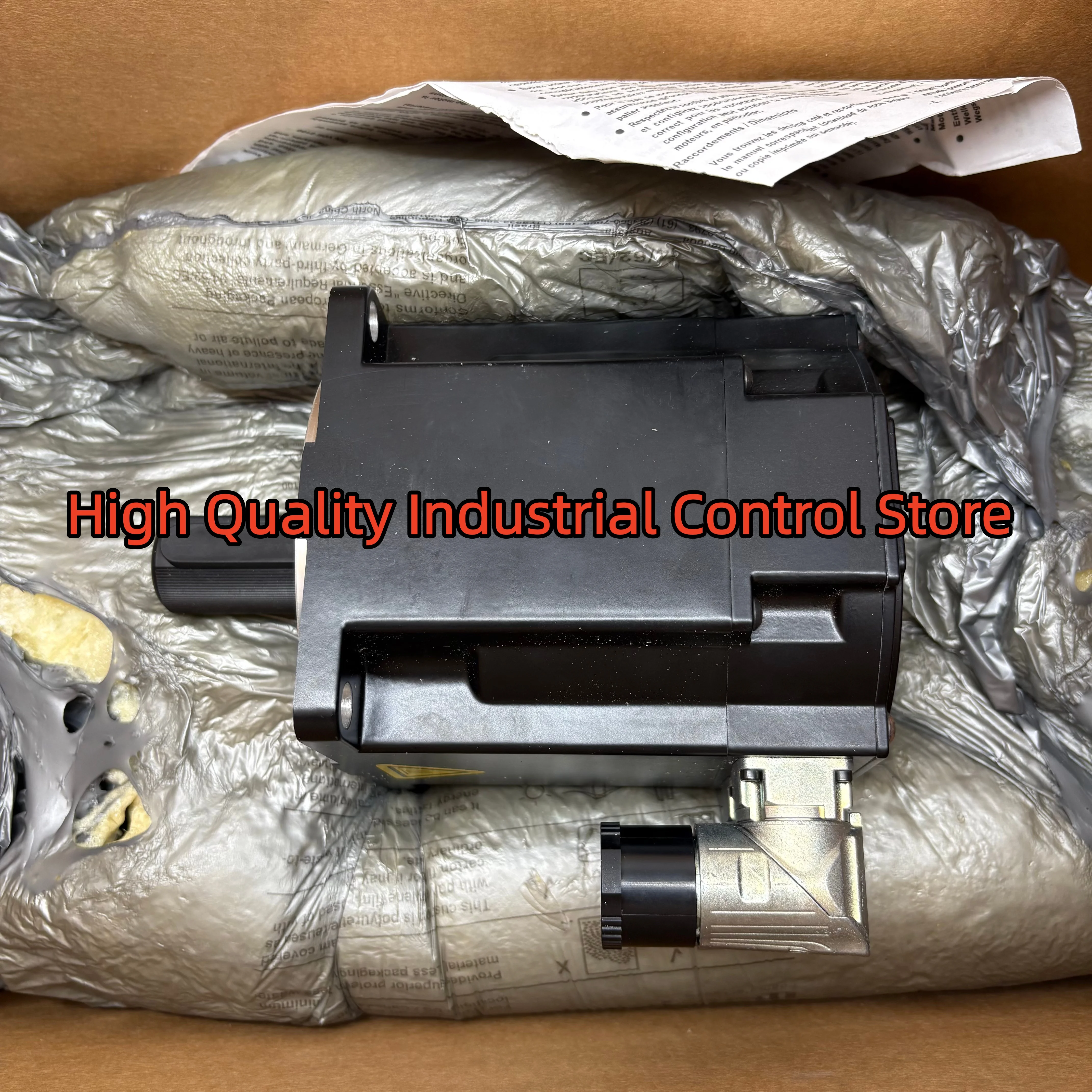 Новый оригинальный серводвигатель 8JSA51.R0045D000-0