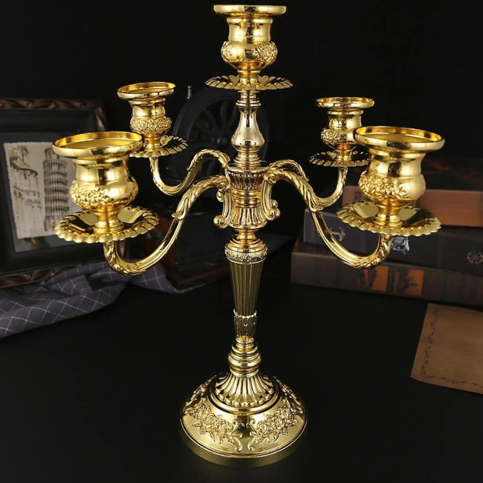 

Candle Holder 5 Arms Decorative Vintage Design Table Centerpiece Metal Candelabra for Parties Banquet Wedding Dinner Festival