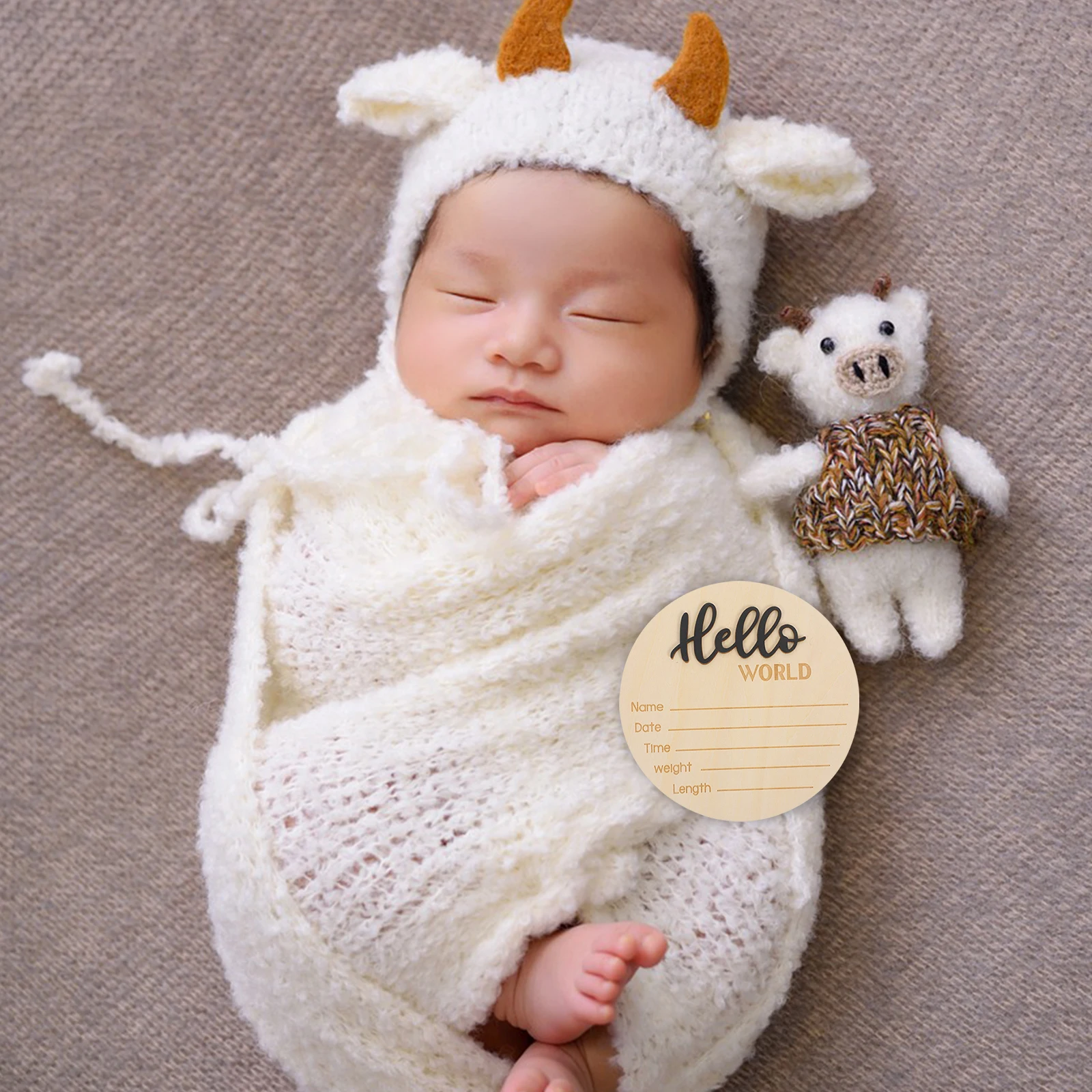 

Wooden Baby Announcement Sign Newborn Name Round Shape Purple Color Birth Photo Prop Infant Birth Info Record