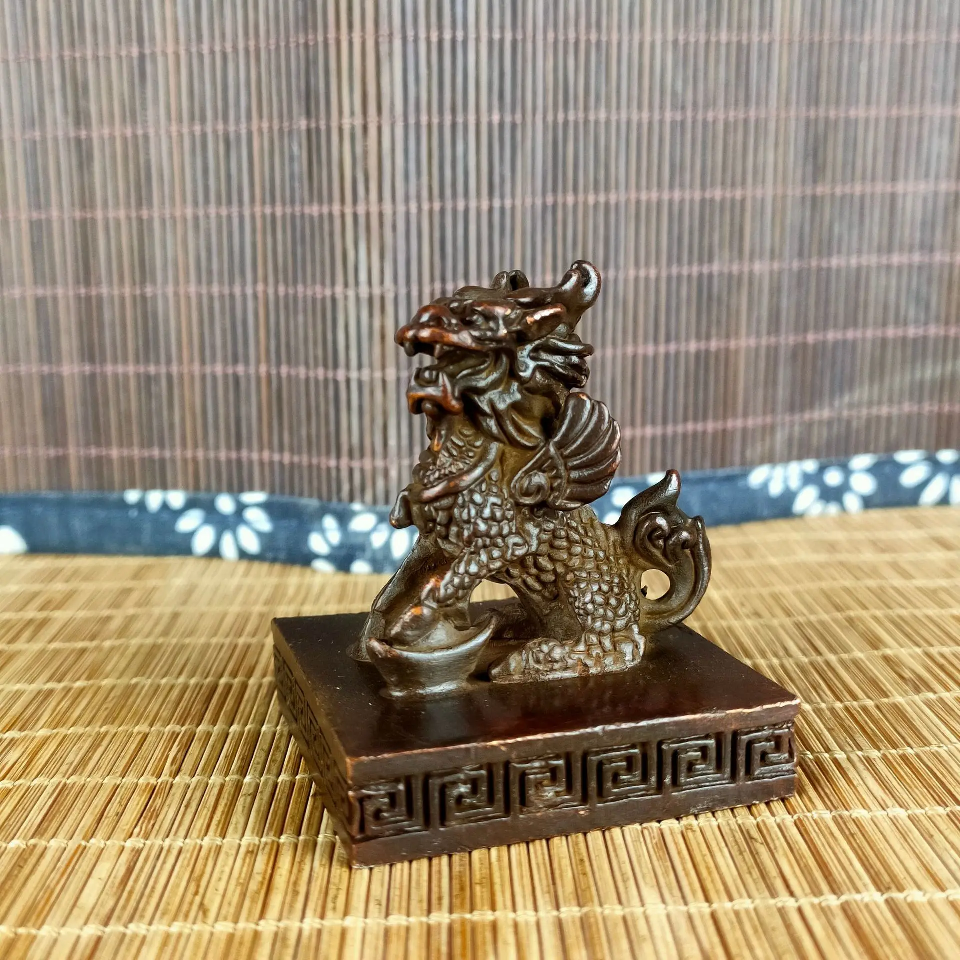 

Sculpture animal statue old retro unicorn seal nine days female print study play paperweight ornament copper ingot unicorn seal