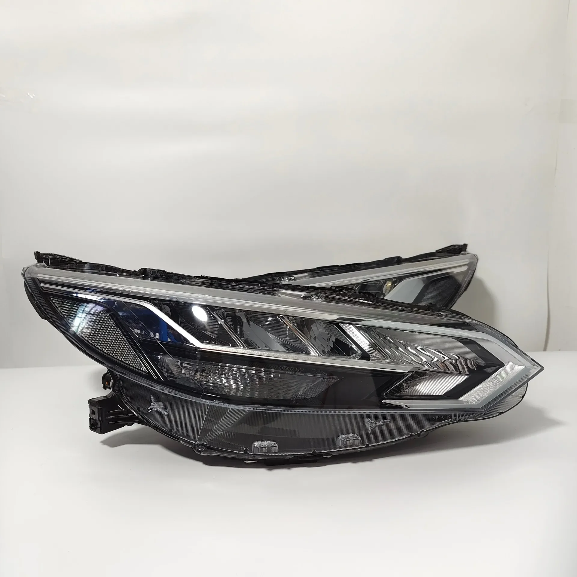 Hot Selling Used LED Car Headlights  2022 SYLPHY (B17) Matrix Projector Lighthouse Automotive headlight 2022