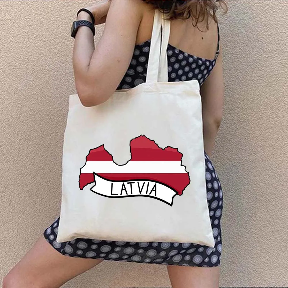 Retro Letland Vlag Kaart Hart Vlinder Aquarel Land Letse Souvenir Katoenen Canvas Totes Tassen Winkelen Eco Shopper Handtassen