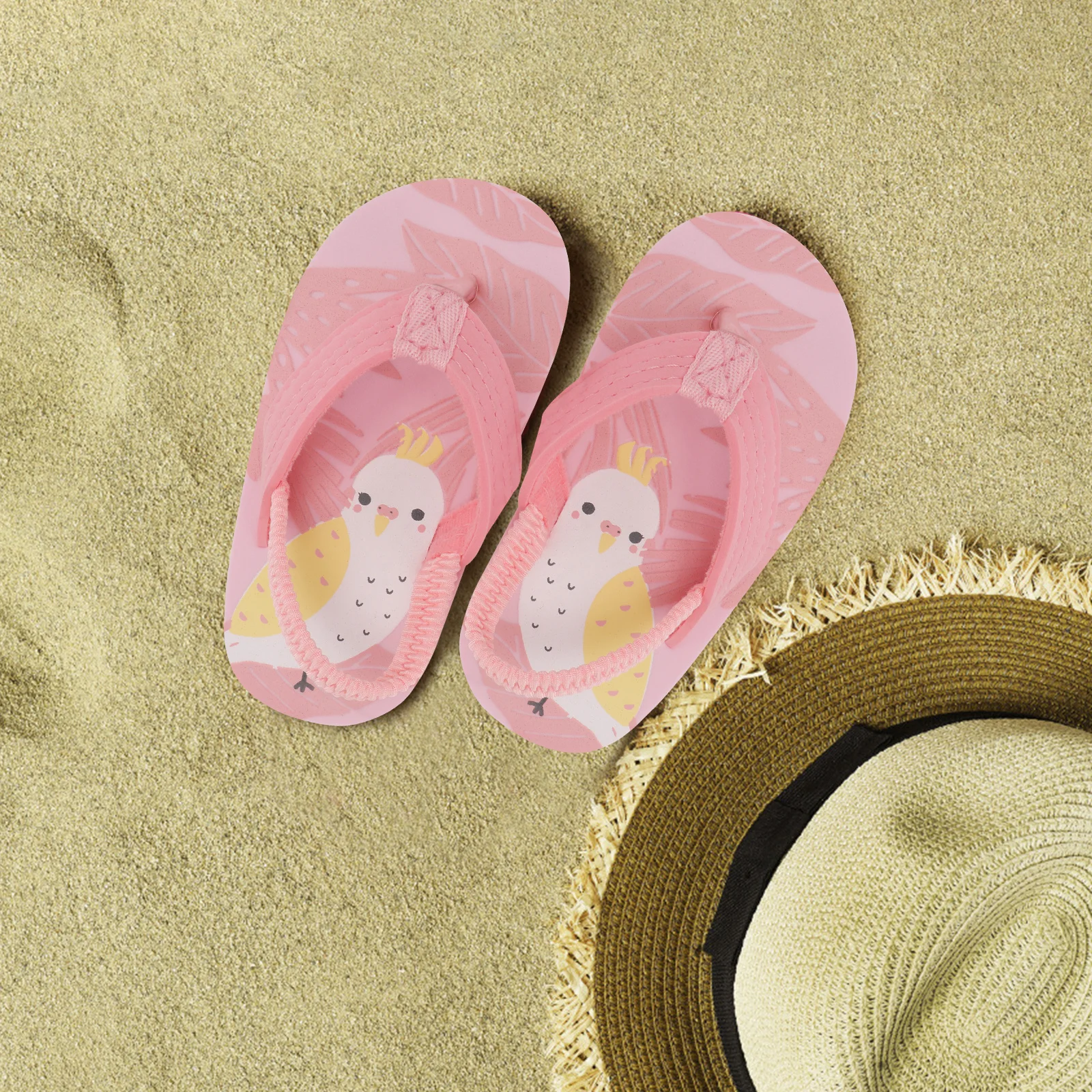 

1 пара детских летних тапочек с героями мультфильмов, легкая нескользящая дышащая детская пляжная обувь на плоской подошве, пляжные тапочки