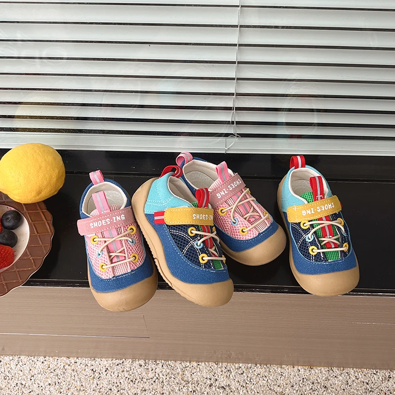 Color Matching Design for Boys and Girls Lightweight Mesh Children's Shoes Spring Summer Fashion Non-slip Toddler Sports Shoes.