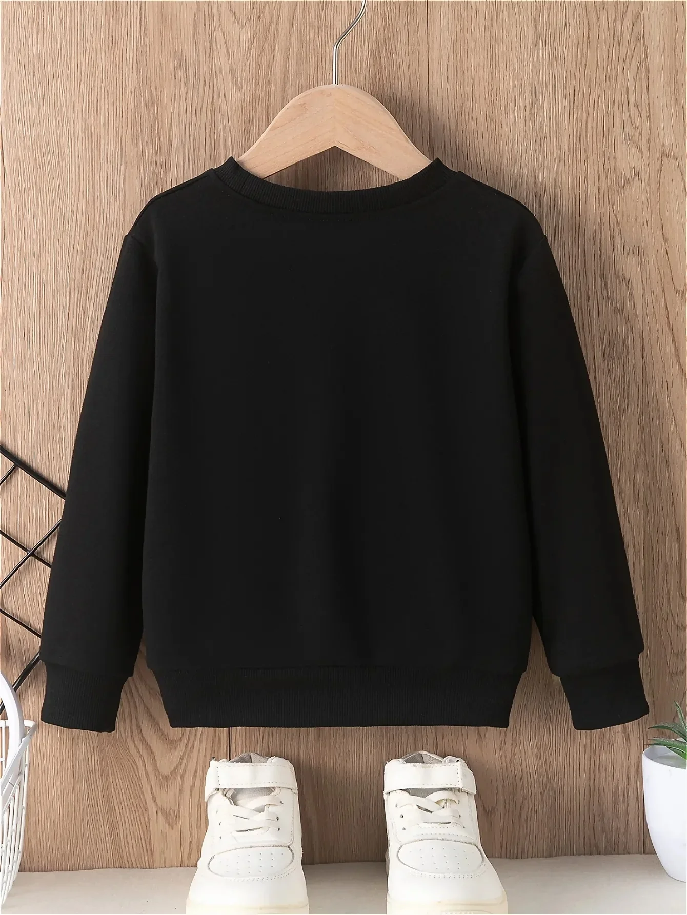 سويت شيرت بدون غطاء للرأس للفتيات لعيد الشكر "I Teach the Cute Turkeys" تصميم برسومات تركية لطيفة مثالي للاحتفالات في العطلات