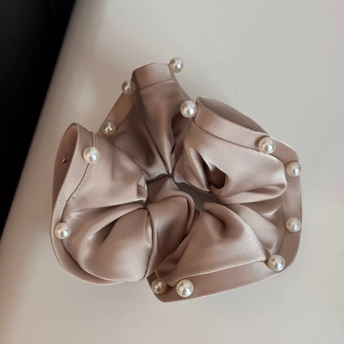Scrunchie Satin Faux Pearl Ruffled Border Soft Fabric Hair Tie Women Elegant Gentle Commute Travel Home Office Premium