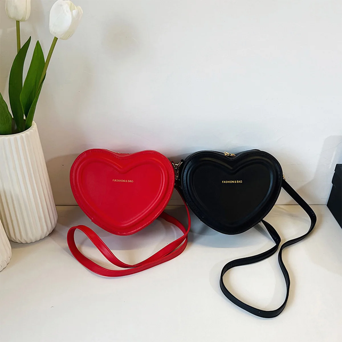 

Cute Heart Shape Shoulder Bag Letter Lightweight Large Capacity PU Zipper Adjustable Strap Crossbody Bag for Travel Shopping