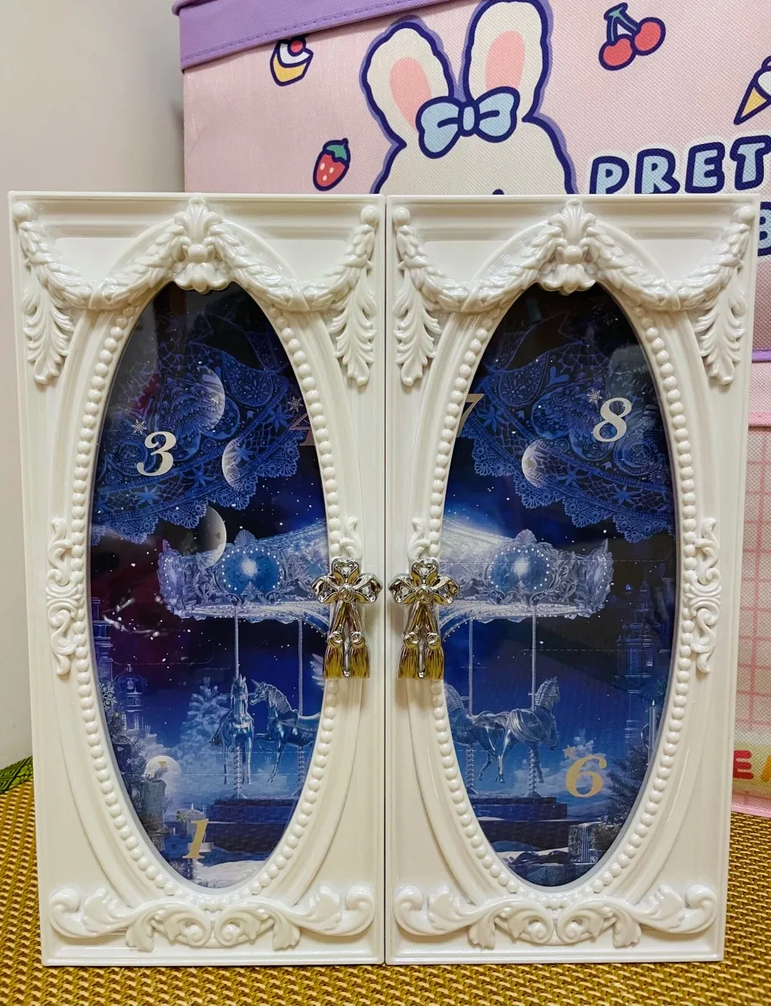 El conjunto de caja de regalo de edición limitada de Navidad Flowerklind incluye estuche de cosméticos y maquillaje