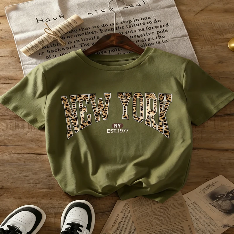 T-shirt girocollo a maniche corte casual da donna con motivo leopardato stampato New York, top versatile per quattro stagioni