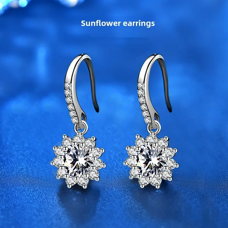 

Classic Luxury PT950 Platinum Earrings Jewelry Sunflower Mozambique Stone Simple Flower Shape