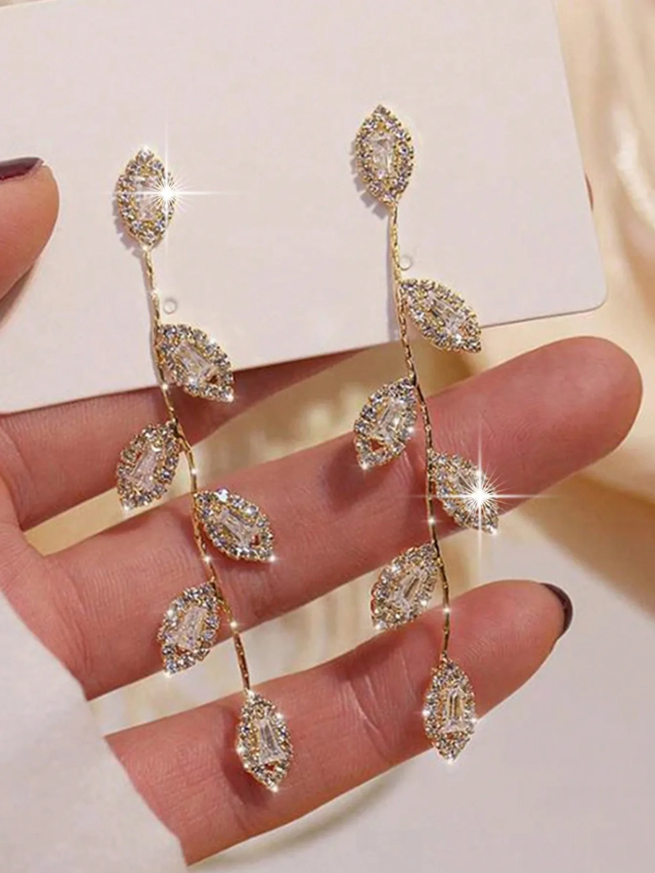 

Элегантные серьги-подвески в форме листьев с цирконием для свадьбы, помолвки, годовщины, подарка на День святого Валентина