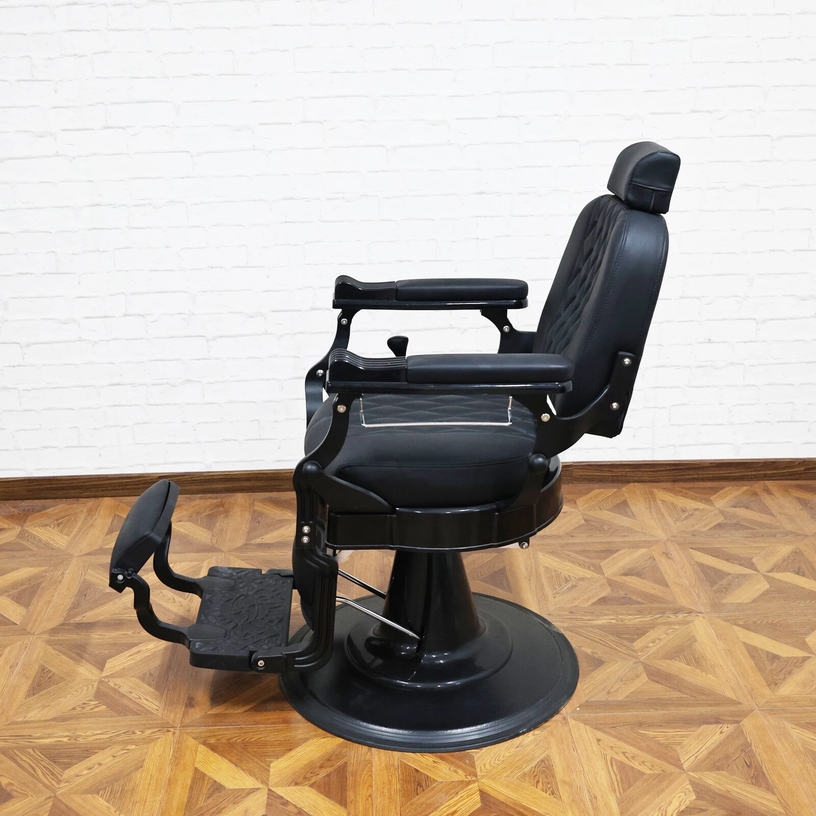 Schwarze Friseurstühle: 360° ° Volldrehung, Liegedesign, hydraulischer Lift, hochwertige kommerzielle Friseursalonmöbel – Detail 9