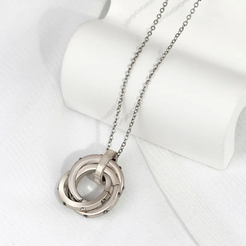 

A versatile decorative sweater chain for women, a new, fashionable and simple pendant chain accessory necklace