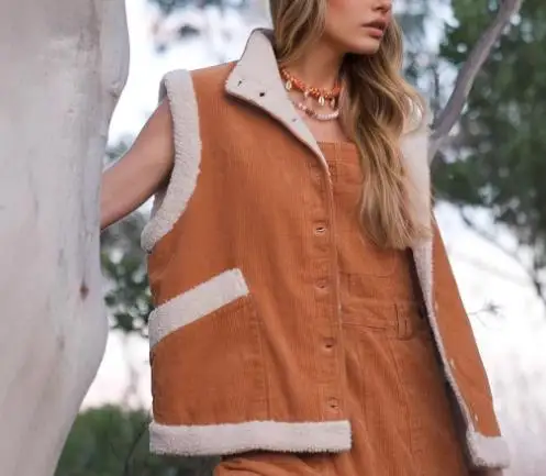 

Warm Fur Integrated Sleeveless Vest 2025 Autumn Winter Fashion Jacket Cozy Trendy Outerwear for Modern Stylish Look