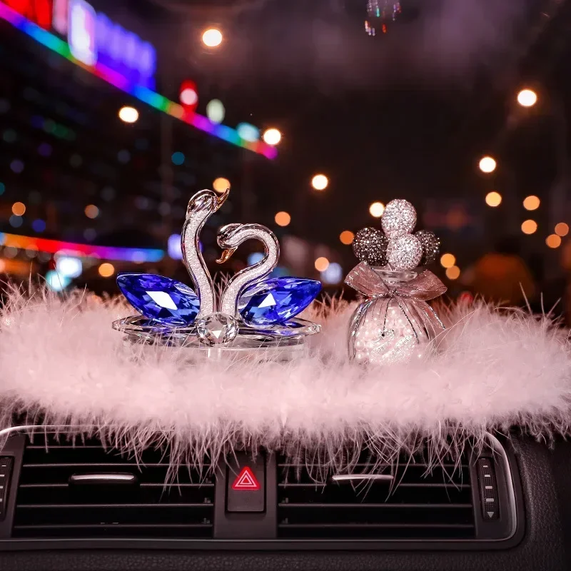 

2021 new goddess crystal swan car perfume seat net celebrity high-end atmospheric car aromatherapy jewelry ornaments