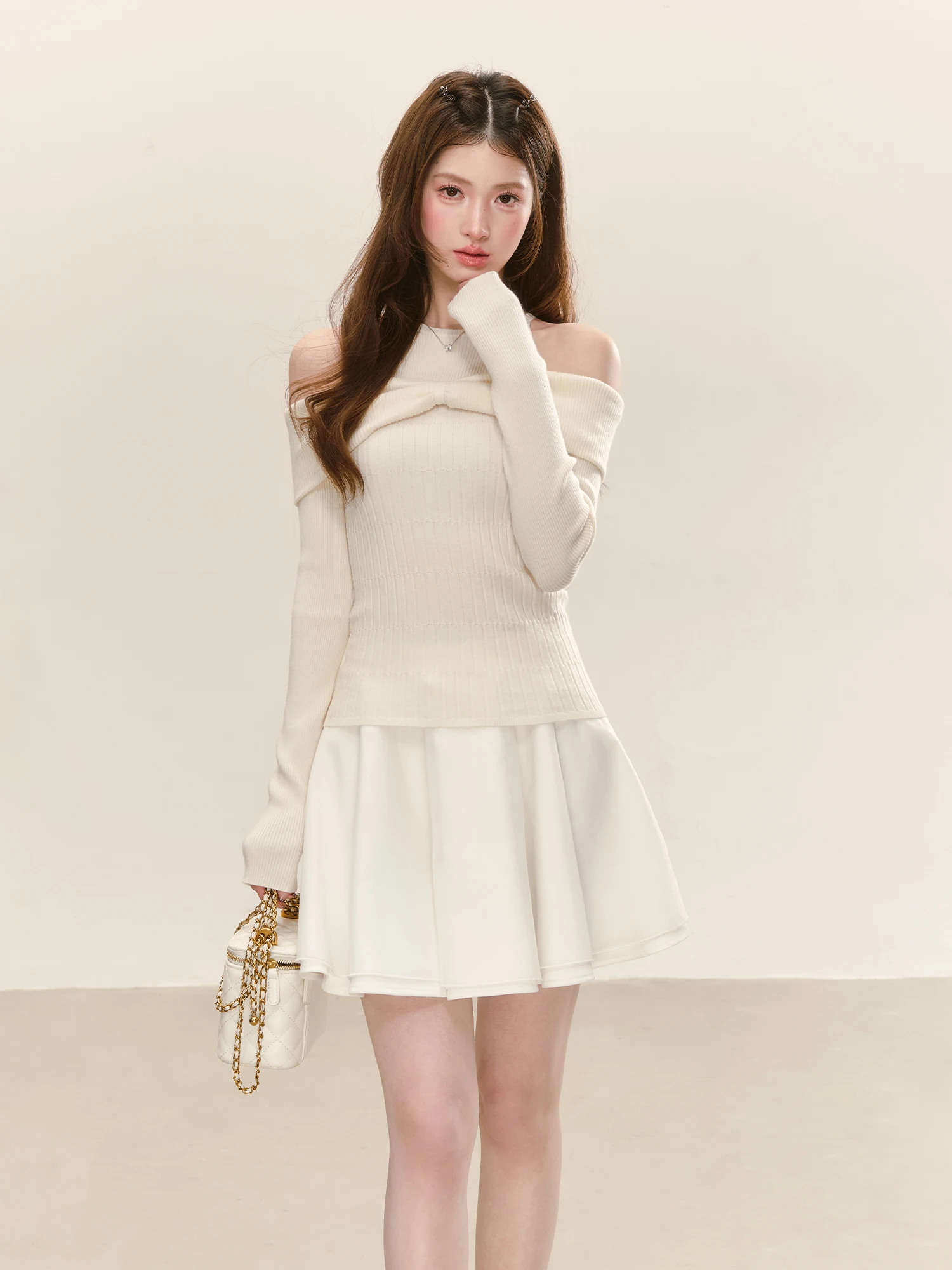 Elegant White Knitted Shoulder Bared Top Slim Fit Long Sleeve Soft Polyester Fiber Spring New Design QDQD Women's Fashion