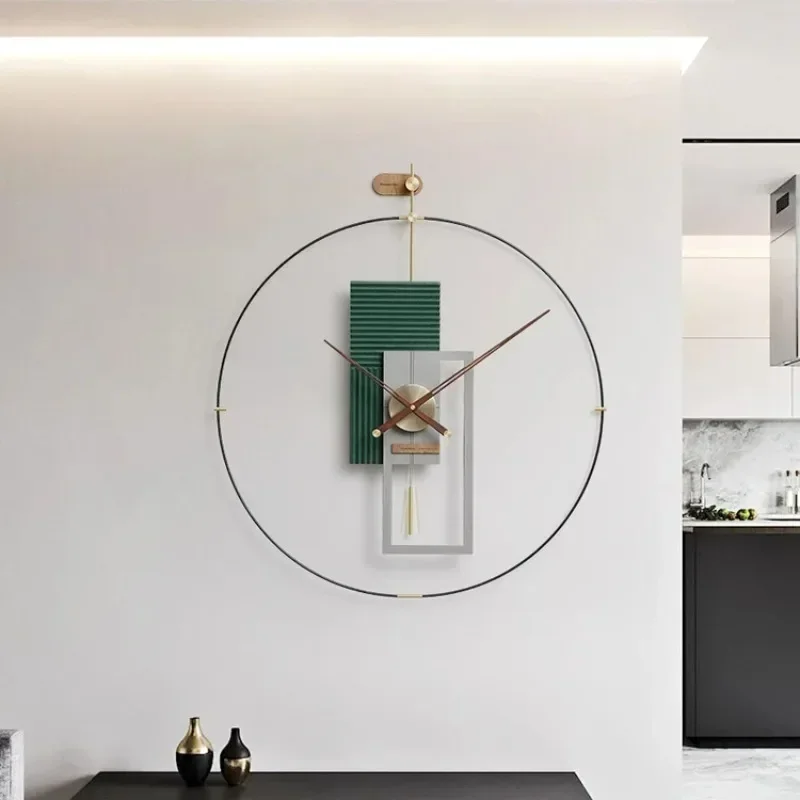 Spain Metal Nordic Creative Wall Clocks Luxury Large Pendulum Wall Clocks Living Room Modern Aesthetic Home Decoration Gifts