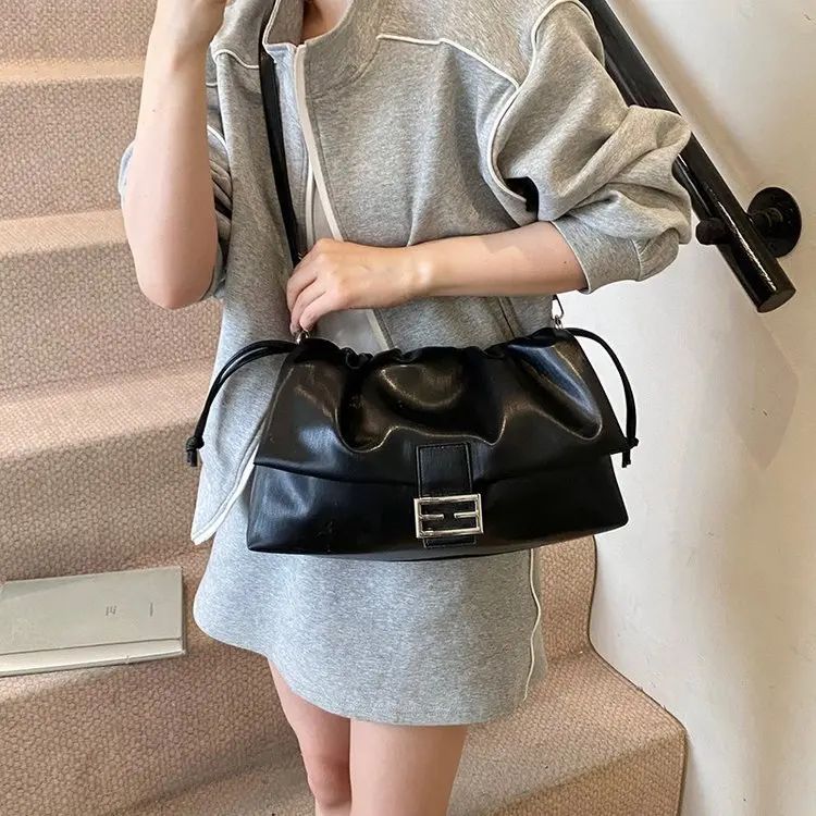 

2025 New Korean Cloud Bag - Wrinkled Handheld Purse for Women, Unique Designer Shoulder Bag, Soft Minimalist Style