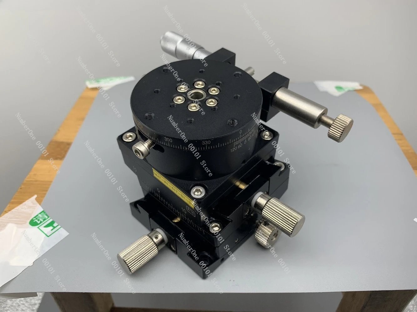 Manual xyr fine adjustment platform with angle measurement + rotating platform, locking feature included