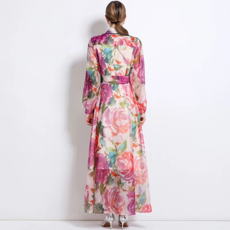 Ręcznie robiony długi sweter maxi z kwiatowym nadrukiem w jasnych kolorach, stójką, zdobiony koralikami, streetwearowy, poliestrowy, dzianinowy.