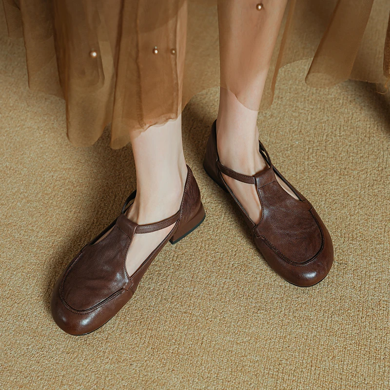 

Новинка 2023 года, осенняя женская обувь из коровьей кожи, лоферы с круглым носком, женские модные женские туфли-лодочки на массивном каблуке с крючками