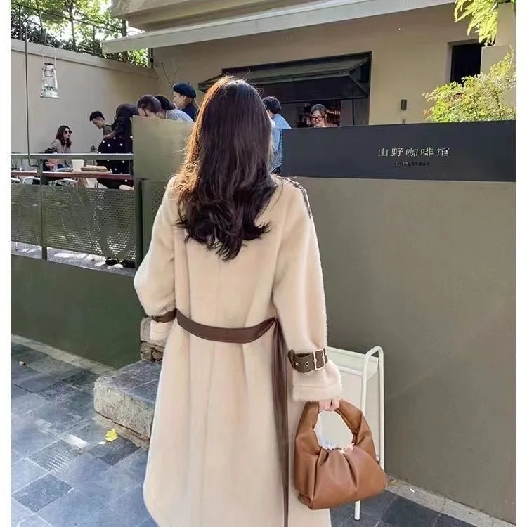 Mantel Bulu Mink Imitasi Wanita Jaket Bulu Sabuk Panjang Sedang Saku Kerah Tegak Kancing Dua Baris Lengan Panjang Tebal Musim Gugur Musim Dingin 2025