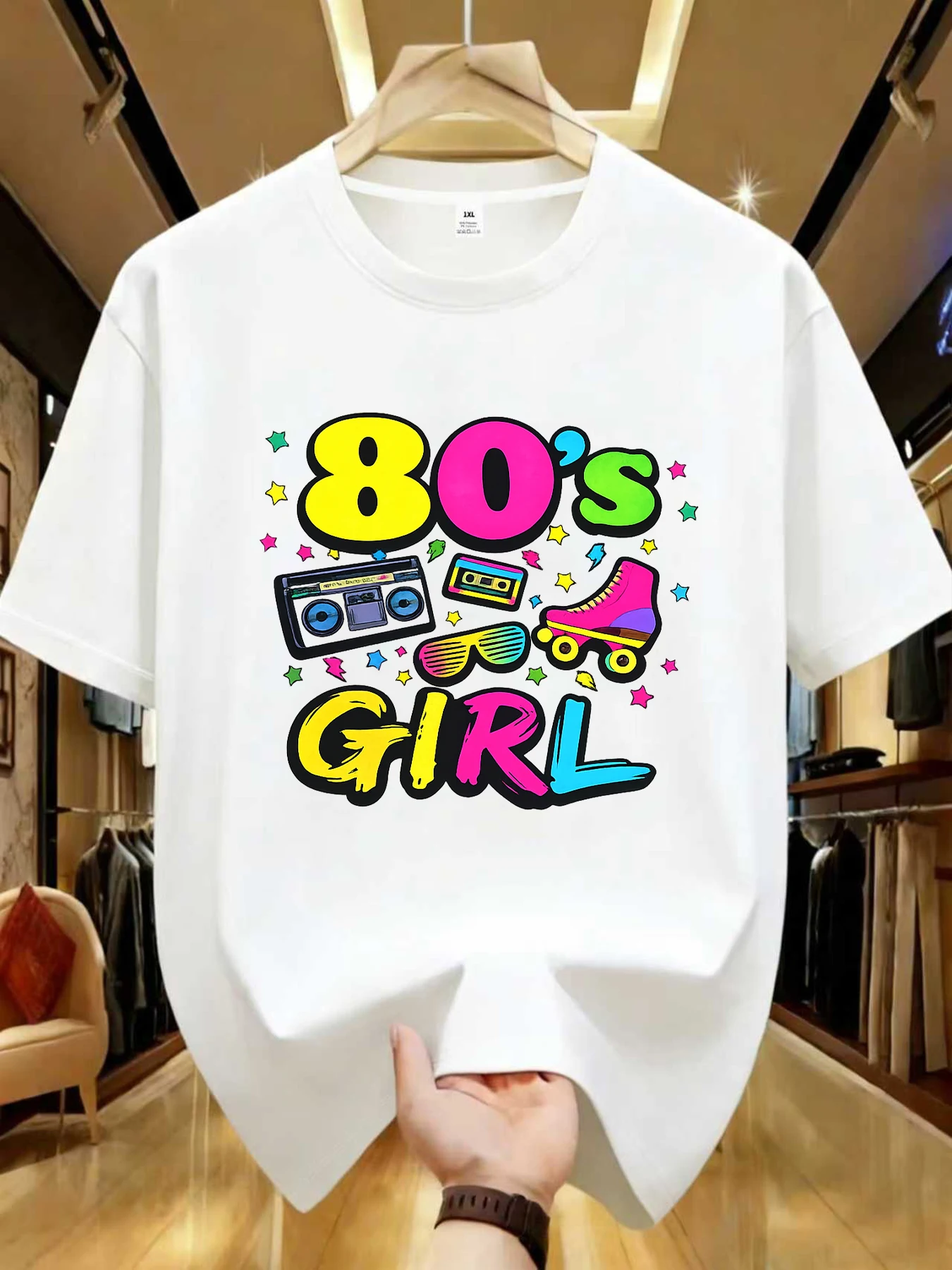 

【WZM104142】Женская футболка больших размеров с креативным буквенным принтом, круглым вырезом, летняя, повседневная, с короткими рукавами, в уличном стиле, универсальная.