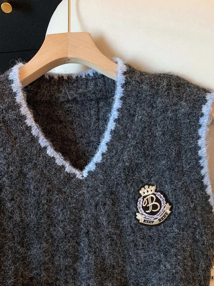 

V-Ne Knitted Vest Outerwear Retro Sweater Svel Top Commute Sle Color Blo Design Strong Heating Index Regular Length