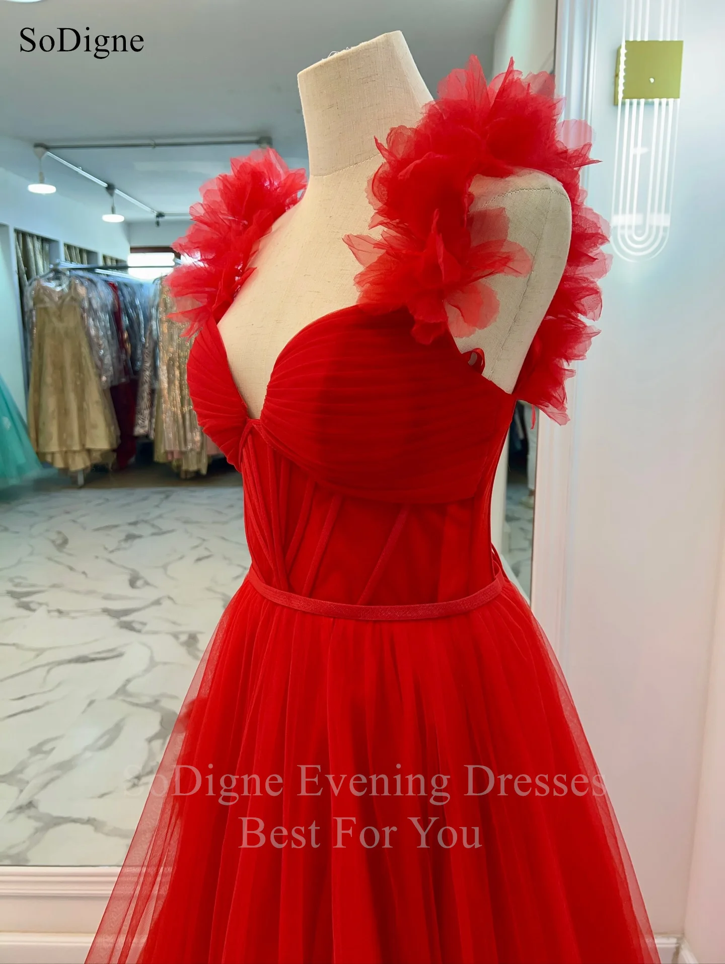 SoDigne Elegante Rode Tule A-lijn Avondjurken Ruglooze Mouwloze Feestjurk Ruches Vloerlengte Galajurken Op Maat