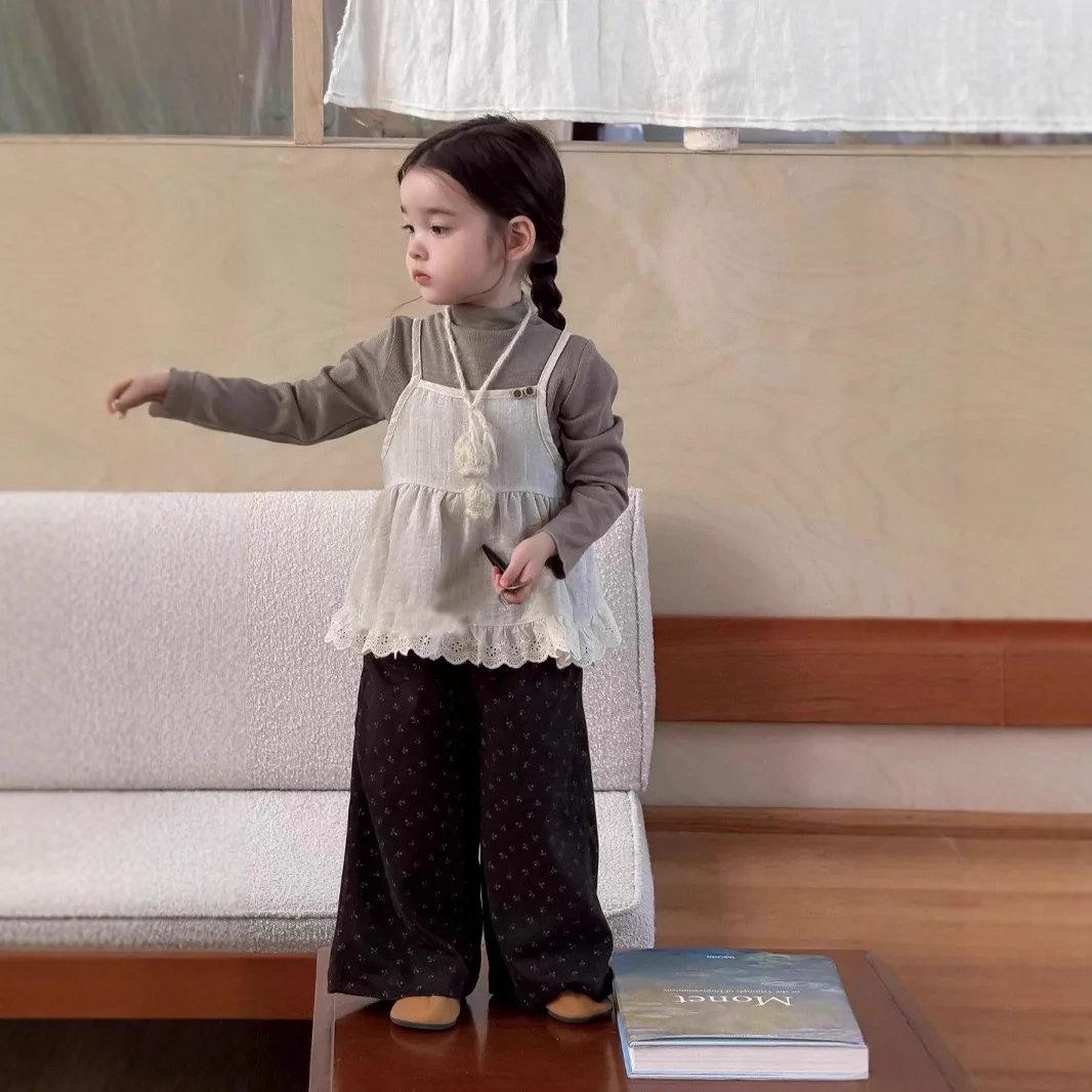 

Children's suit 2025 autumn girls Korean version cute lace suspender coffee long-sleeved bottoming top floral casual pants