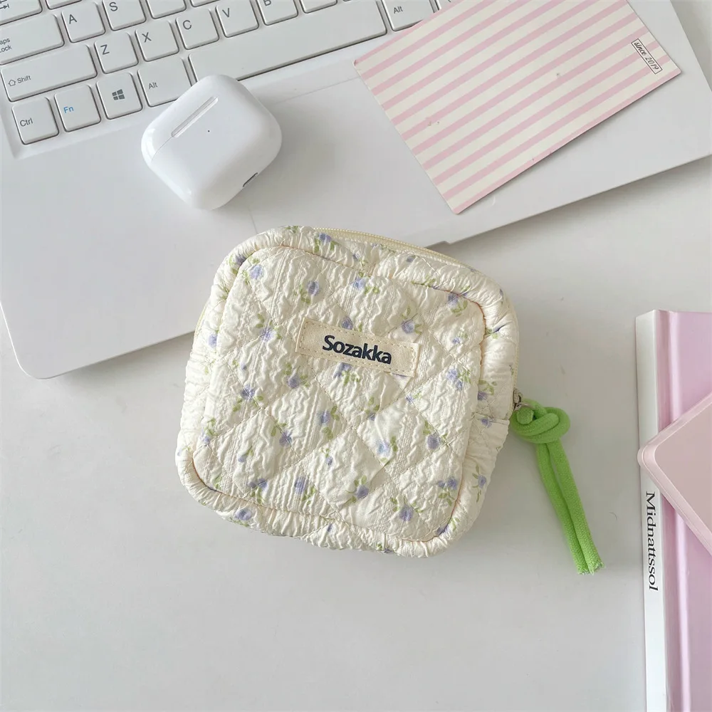 

Cartoon Mini Cosmetic Bag with Zipper Cute Portable Lipstick Sanitary Napkin Storage Purse