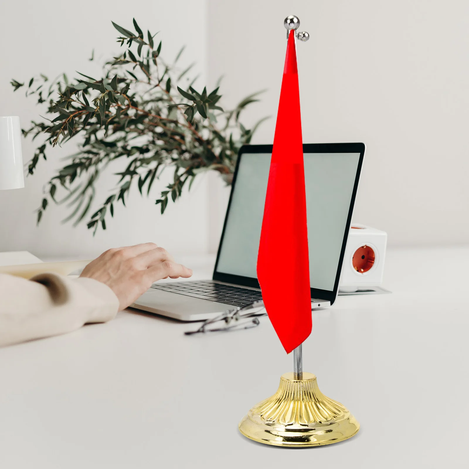 

Telescopic Flag Stand Round Mini Work Flag Holder Wear Resistant Base for Office Home Decoration Table Accessory Ideal Gift