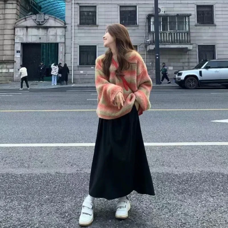 Autumn Clothes Are Matched with A Complete Set of High-end Royal Sister, Small Lazy Wind Rainbow Sweater Skirt Two-piece Set