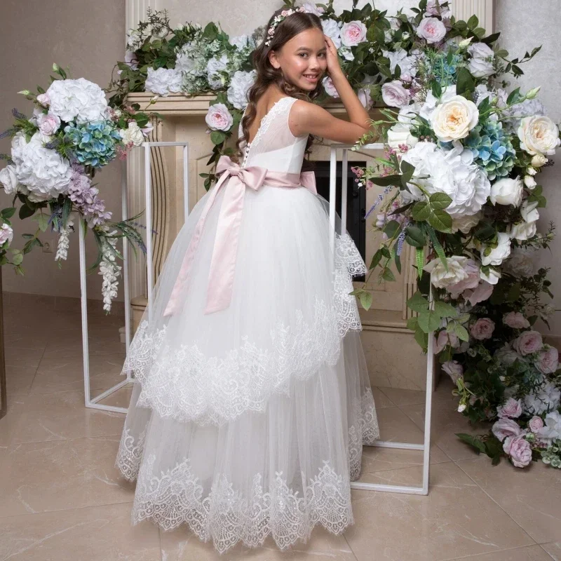 Vestido de princesa sem mangas com apliques de renda de tule branco personalizado com cinto de laço rosa para casamento, aniversário, banquete, vestidos de flores para meninas